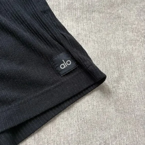 Alo Yoga Black Muse Shorts - Picture 2 of 3